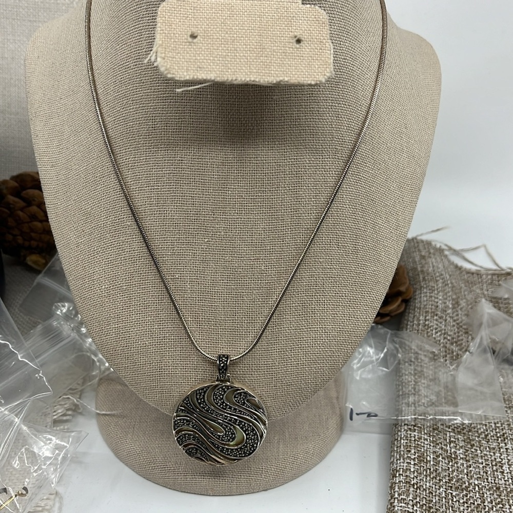 Vintage Sterling Silver Marcasite & MOP Swirl Pendant Necklace 16" - Picture 7 of 17